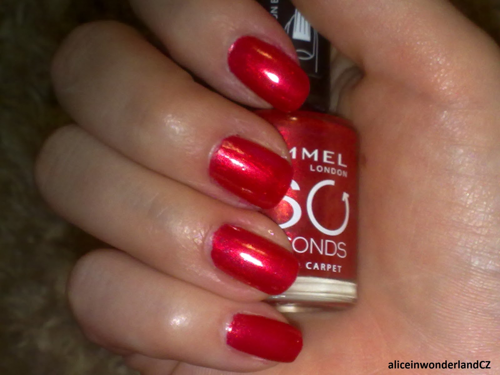 Alice in wonderland cz: 5 inspirací na valentýnské nehty Alice in Wonderland CZ: 5 inspirací na Valentýnské nehty