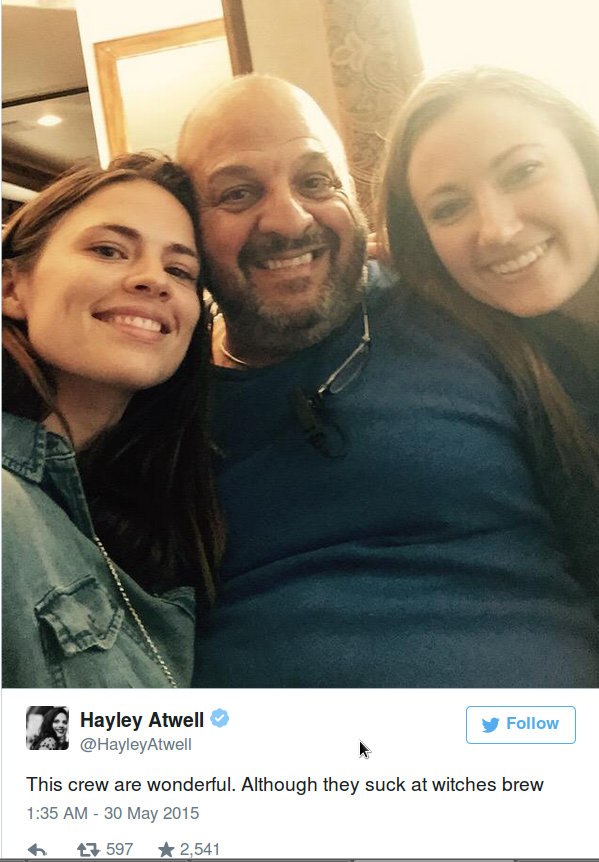 Хвалит команду фильма