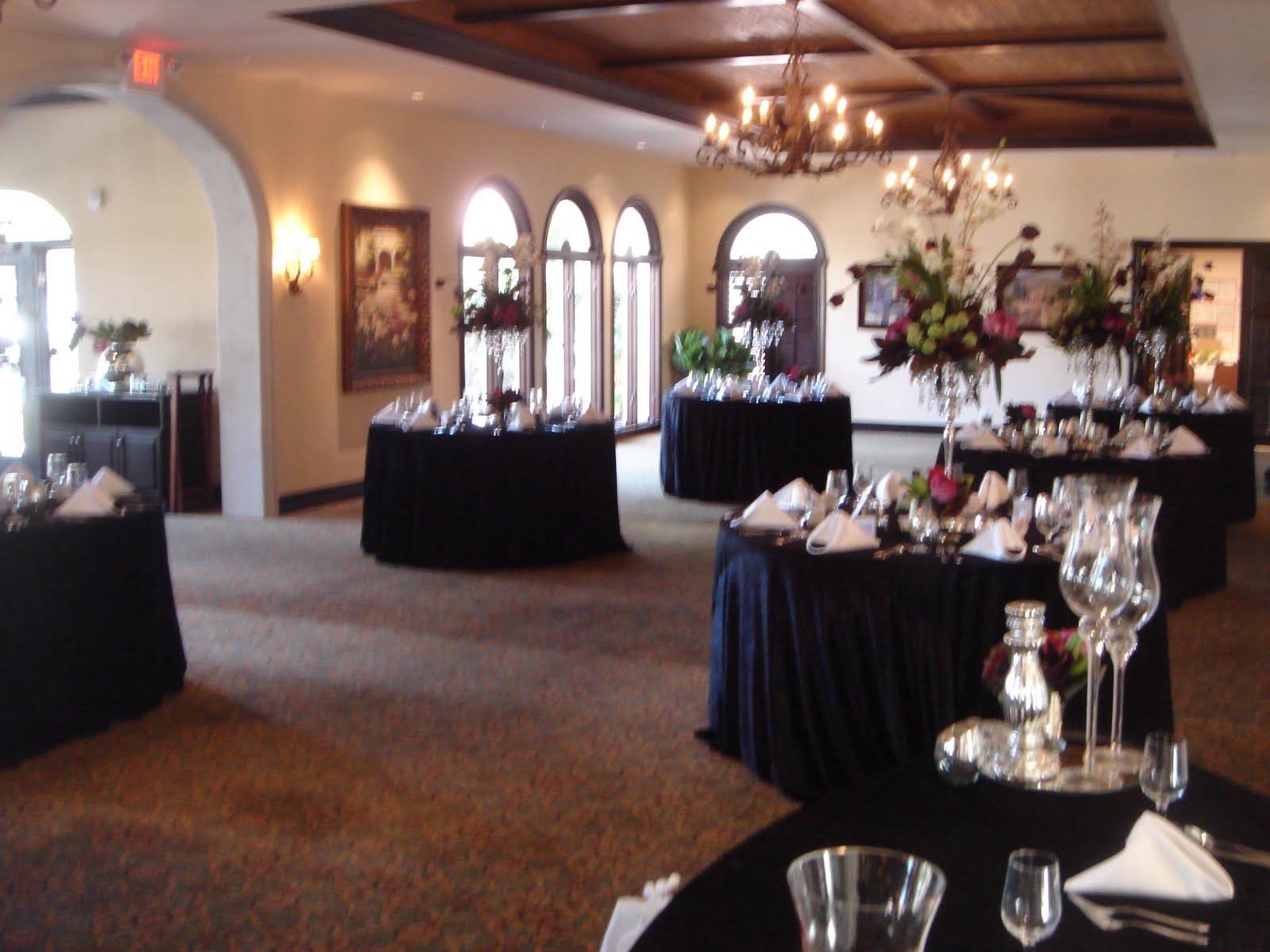 Robyn Story Designs and Boutique We are an Annie Sloan Chalk Paint