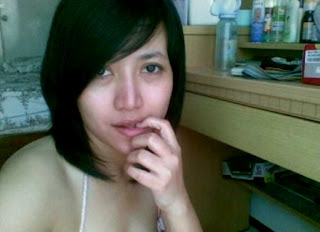Putri Pratiwi Vinata (27), penyanyi dangdut asal Sidoarjo, Jawa Timur