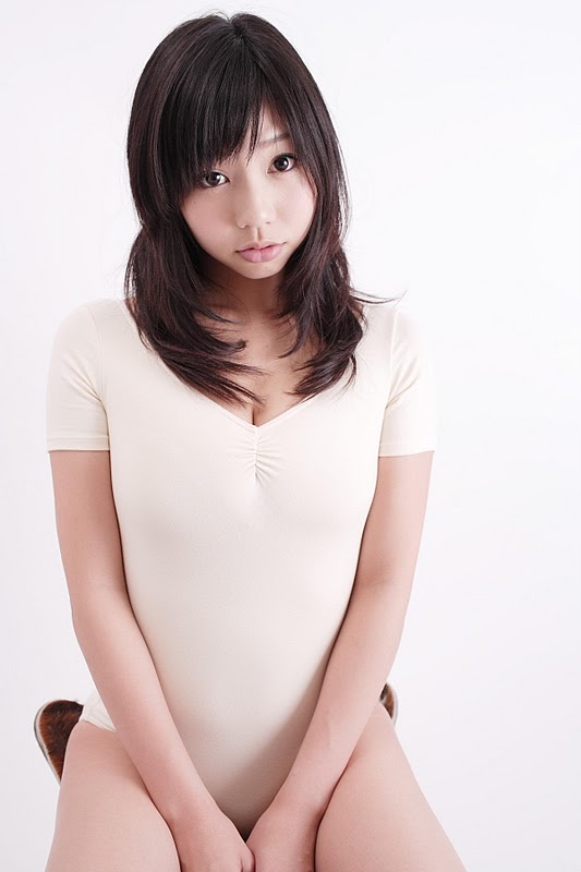 Maya+Koizumi+fit+and+tight03 Japanese Celebrity Model Maya Koizumi