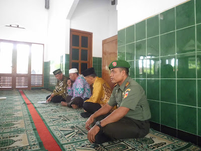 DANRAMIL-19/TANON BERSAMA MUSPIKA MENYAMBUT KEDATANGAN JEMAAH HAJI