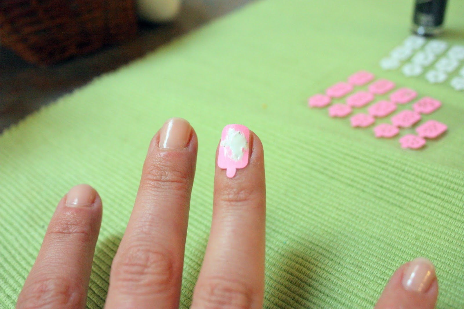 A Day in the Life of One Girl: Product Review Kiss Nail Artist