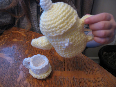 Free Crochet Pattern L10635 Afternoon Tea Cup and Saucer : Lion