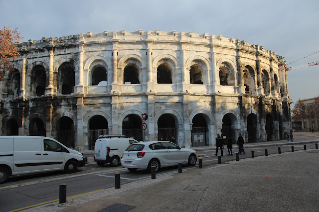 nimes, voyage, sud de la france, le gard, les arenes, les jardins de la fontaine, la place carrée