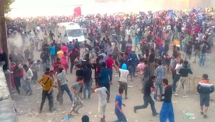 Ερασιτεχνικο βίντεο: Σε «Ιερό Πόλεμο» καλούν οι εξεγερμένοι Ερασιτεχνικο βίντεο: Σε «Ιερό Πόλεμο» καλούν οι εξεγερμένοι