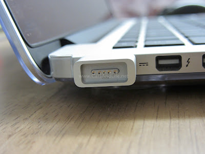 magsafe to magsafe 2 connector with macbook pro retina connected