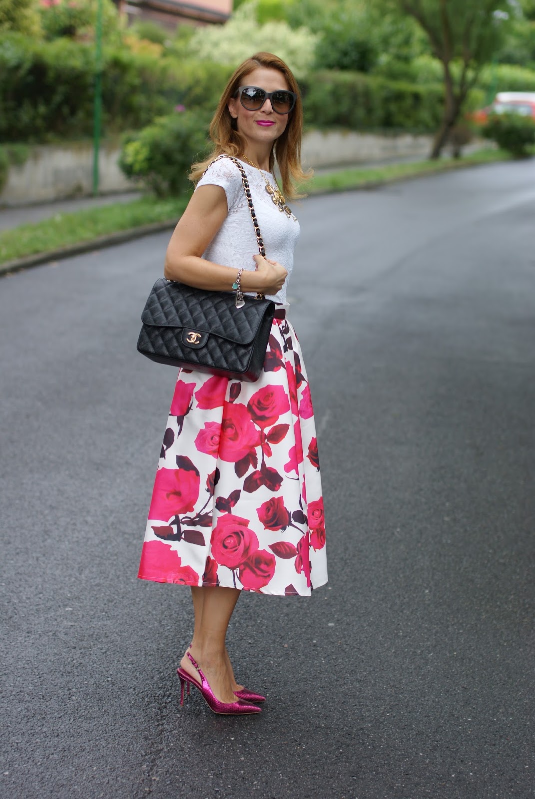 Chicwish rose print midi skirt and Chanel bag, Le Silla heels for a romantic outfit on Fashion and Cookies fashion blog, fashion blogger style