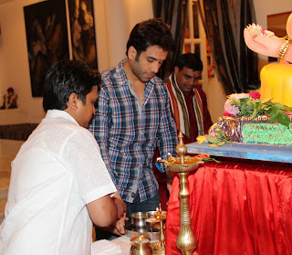 Tusshar celebrates Ganesh Chaturthi at his residence