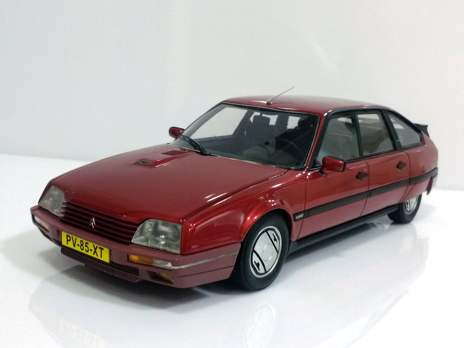 Citroën CX 25 GTi Turbo 2 '86 - Neo Scale Models