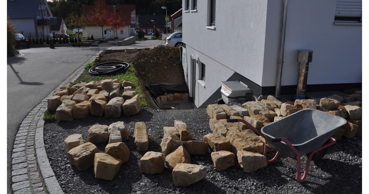 Gunnar + Catharina: Wir bauen unser Fingerhaus: Mauer vom Kellerabgang