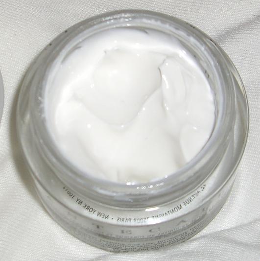 Download Blushed Wombat Chantecaille Jasmine And Lily Healing Mask Review PSD Mockup Templates