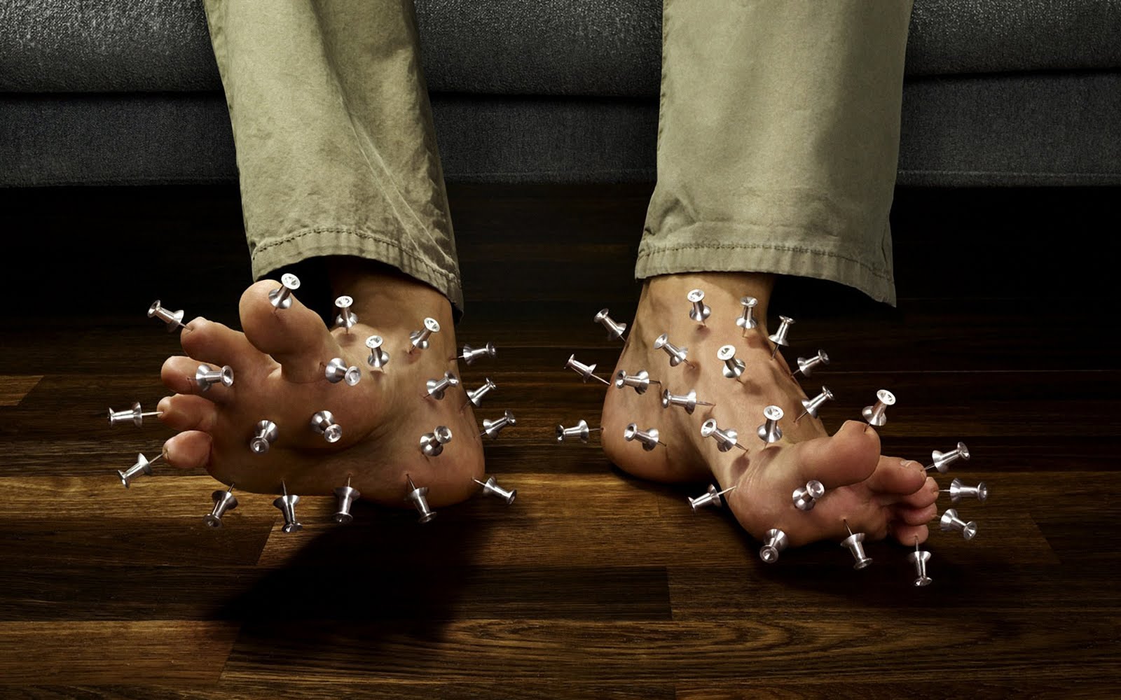http://4.bp.blogspot.com/-hZW_NasDSEc/TijxC4J0VII/AAAAAAAADgc/7bJZ1I-2RFg/s1600/Hurt+Feet+Wallpaper.jpeg
