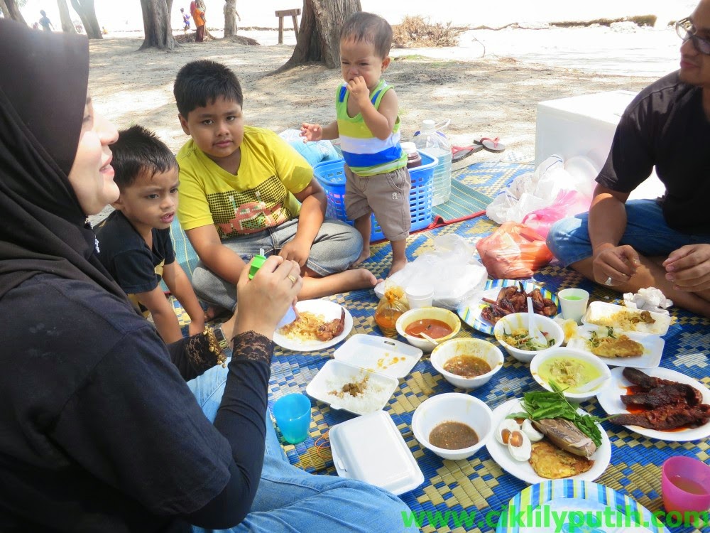 Ciklilyputih The Lifestyle Blogger Bbq Picnic Di Pantai Bagan Lalang Sepang