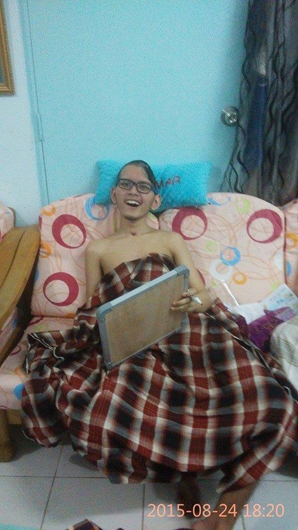 (GAMBAR) Pelajar Tahfiz Masih Boleh Tersenyum, Cedera Parah Di Otak! (GAMBAR) Pelajar Tahfiz Masih Boleh Tersenyum, Cedera Parah Di Otak!