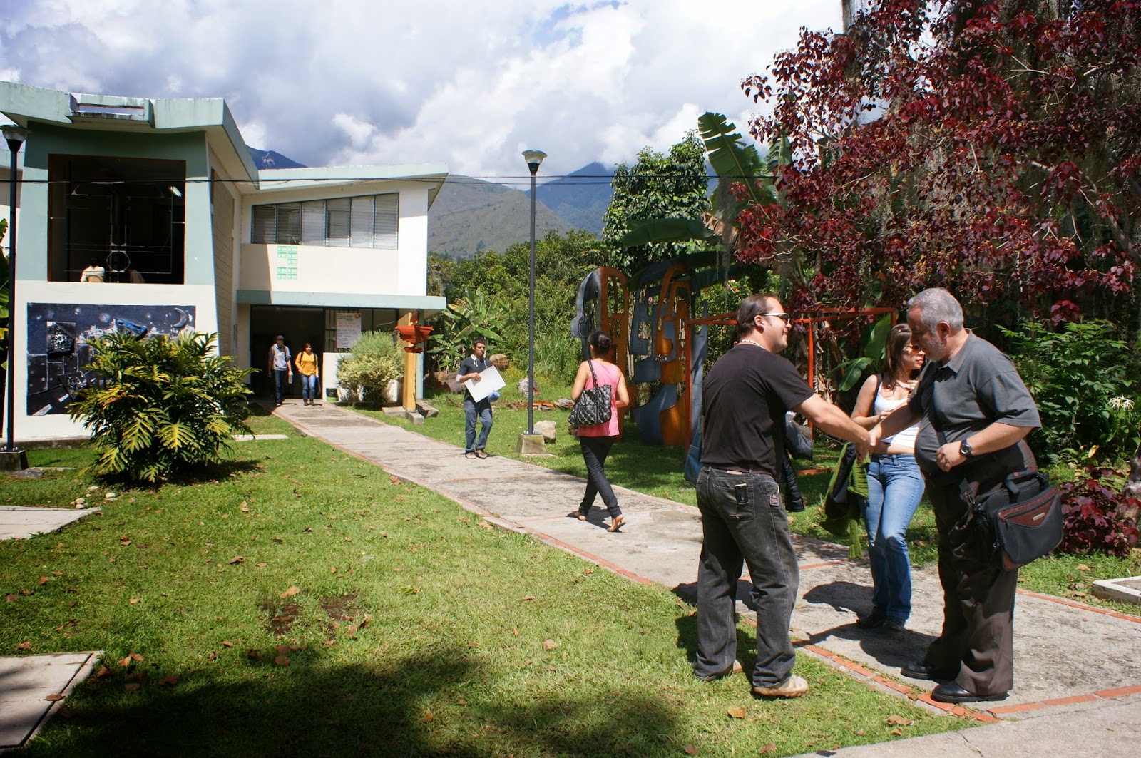 La libertad de expresión es factor fundamental en la autonomía universitaria. 