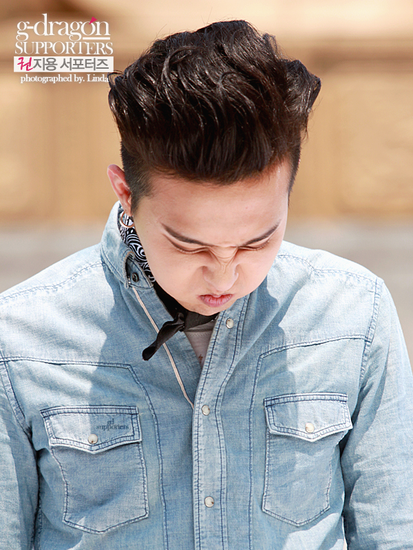 G-Dragon at Gwanghamun