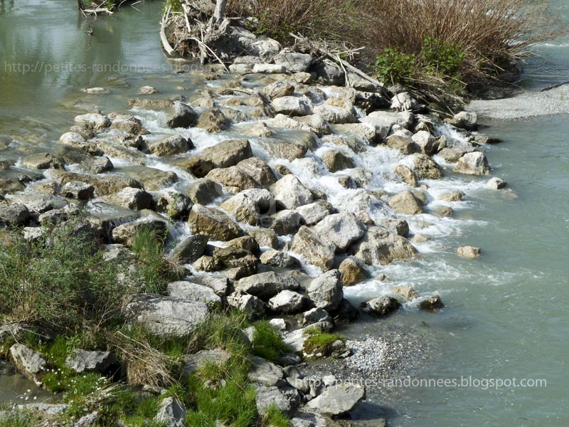 Petites randonnées 110410 Pont des Acacias Pont de Sierne au bord de