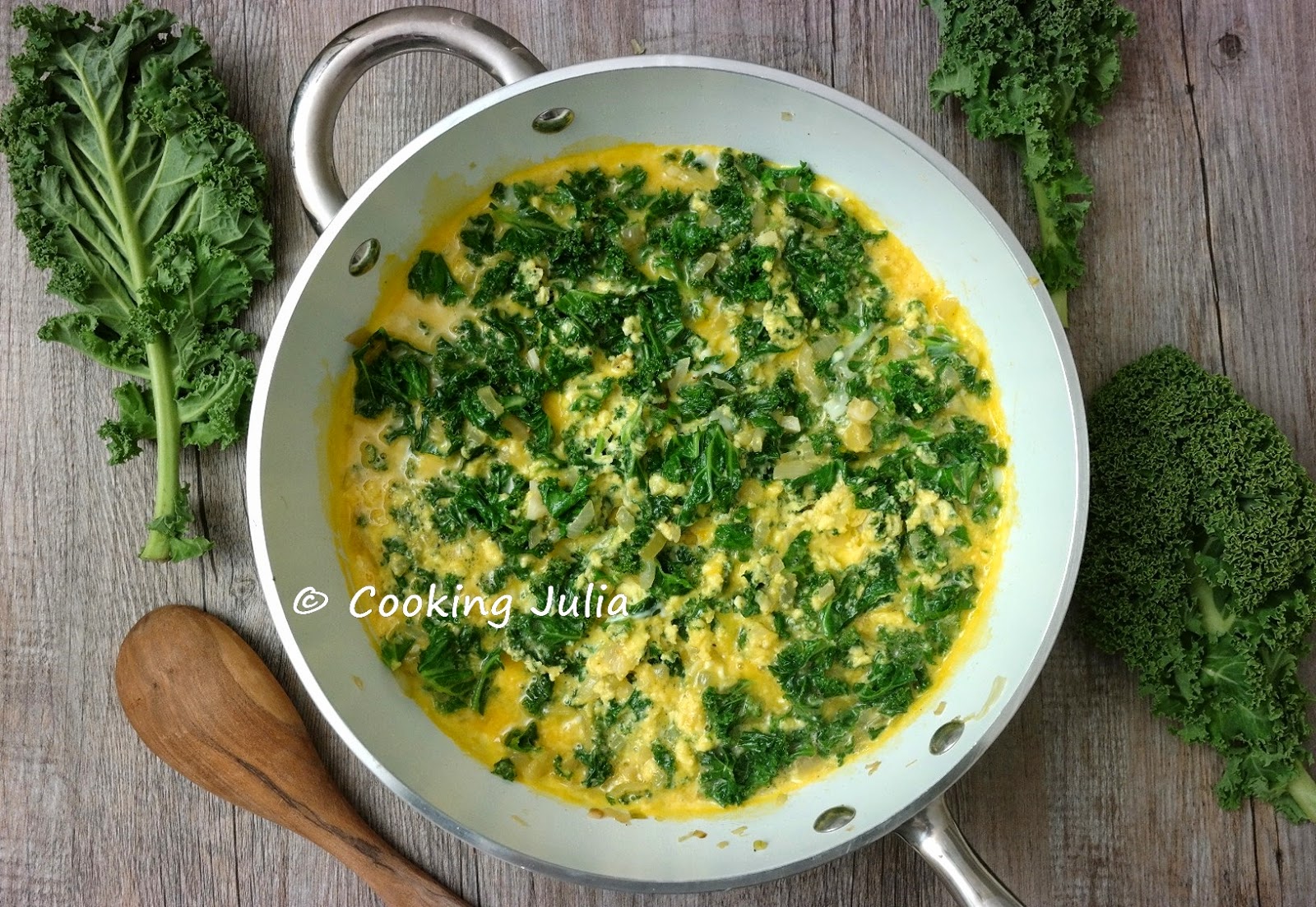 COOKING JULIA OMELETTE AU KALE