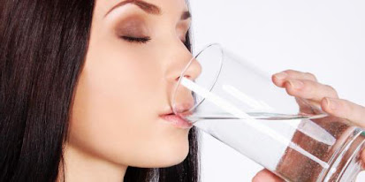 Beberapa Alasan Mengapa Kita Harus Banyak Minum Air Putih Saat Sakit Minum Air Putih Saat Sakit