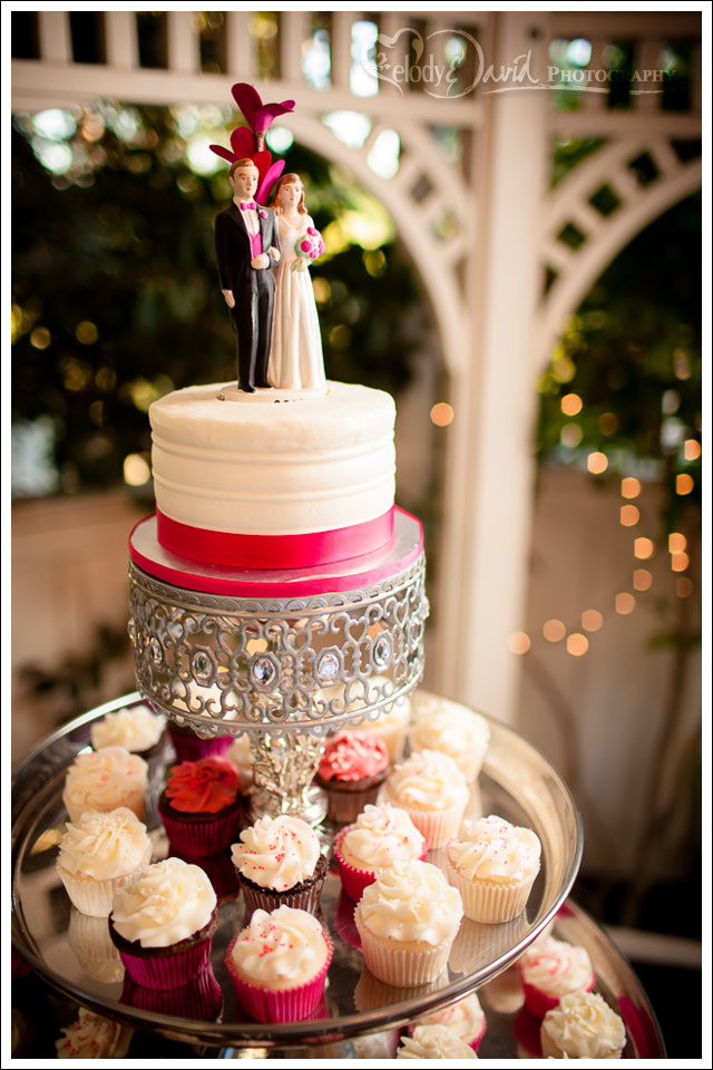 Cupcake wedding cake idea Platters for cupcake wedding cakes.