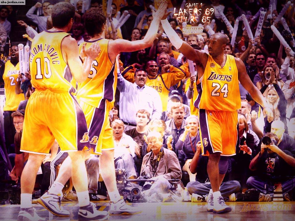 http://4.bp.blogspot.com/-hcklVdgWq8M/TmZxYS2X9VI/AAAAAAAABg0/TR_jsgwo8pQ/s1600/LA_Lakers_GAme_1.jpg