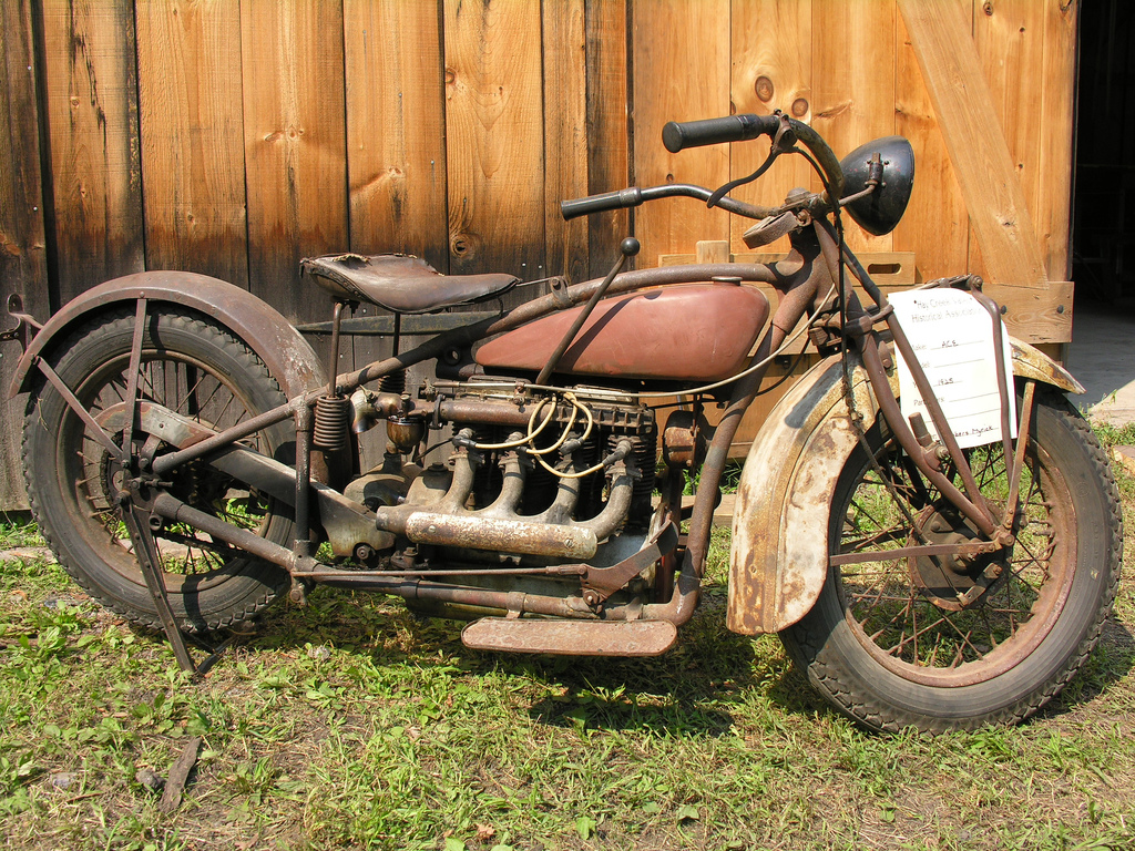 A diamond in the rough Vintage bikes, Riding motorcycle, Cool motorcycles