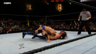 Resultados WWE NXT 03-10-2012 Future+Shock+DDT+To+Richie+Steamboat