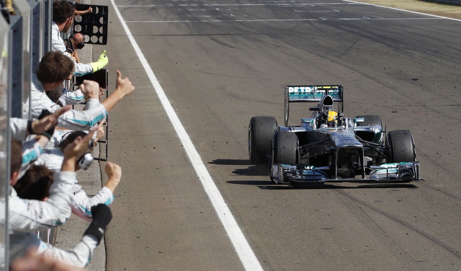 GP2 - 12 GP ESPAÑA - MONTMELO (Previo, Crónicas y Resultados) Fo%CC%81rmula+1+Lewis+Hamilton+Mercedes+AMG+Petronas+Gran+Premio+de+Hungri%CC%81a+2013