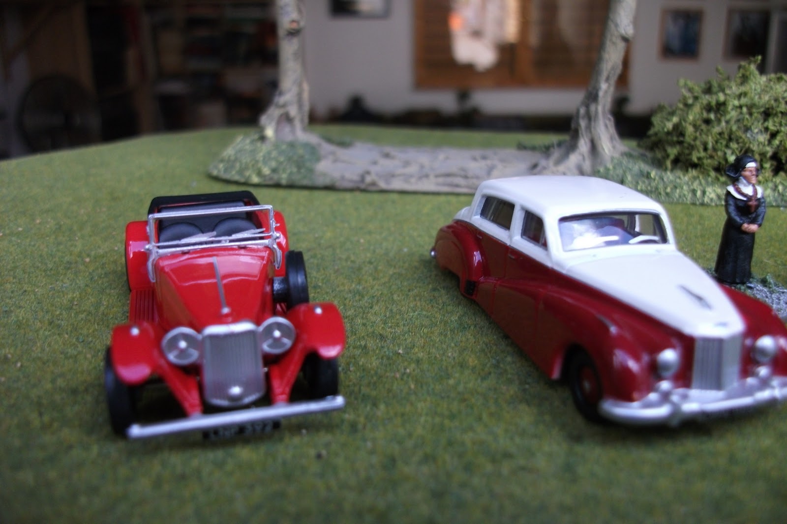 The Angry Lurker: 1:76 Scale WW2 Die-cast Cars and a Tractor?