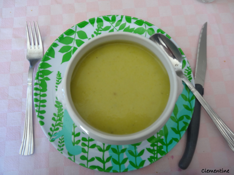 Vichyssoise (soupe) aux moules Avec du poireau et des pommes de terre