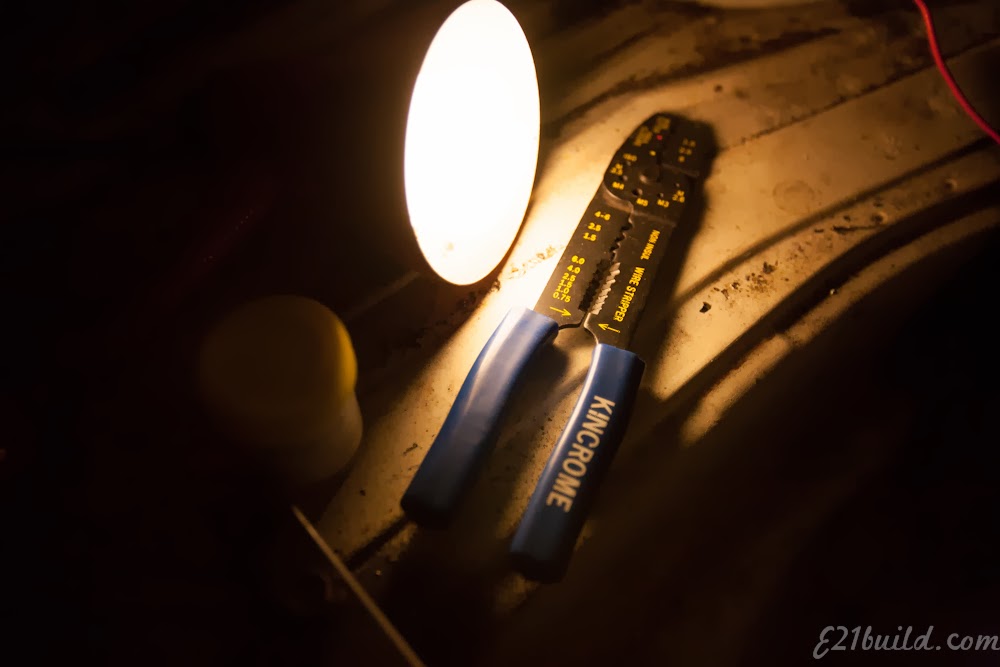 Clint's Cars - 4L E21 and more!: Fuel Gauge and Wipers - Wiring Again!