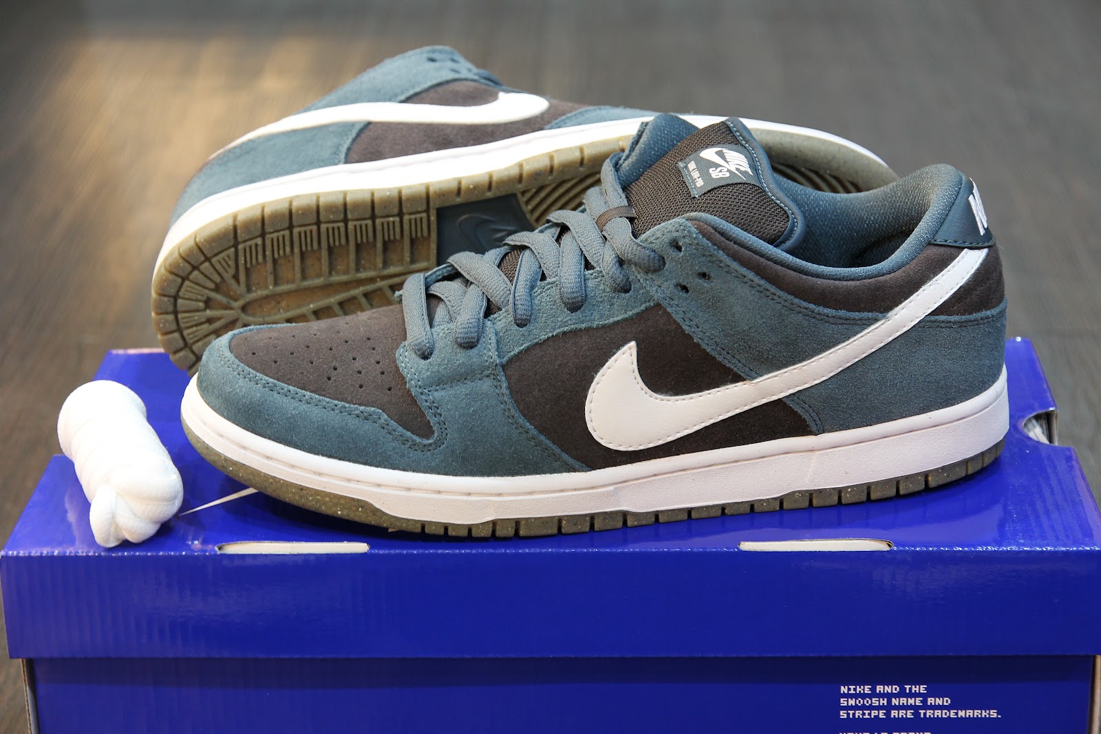 nike dunk low pro sb futura