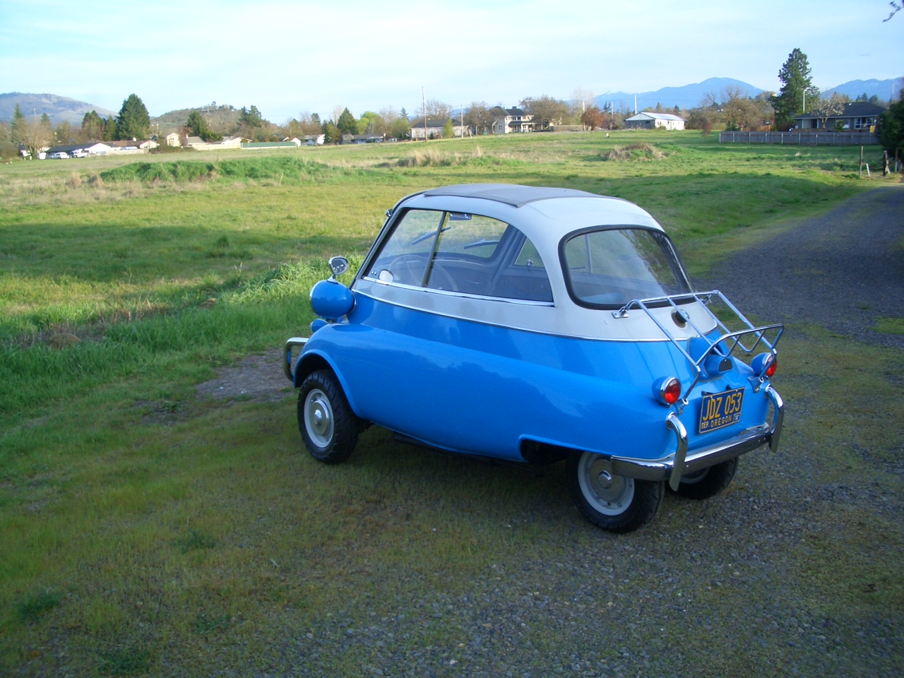 Blue Roads Journal: 1958 BMW Isetta