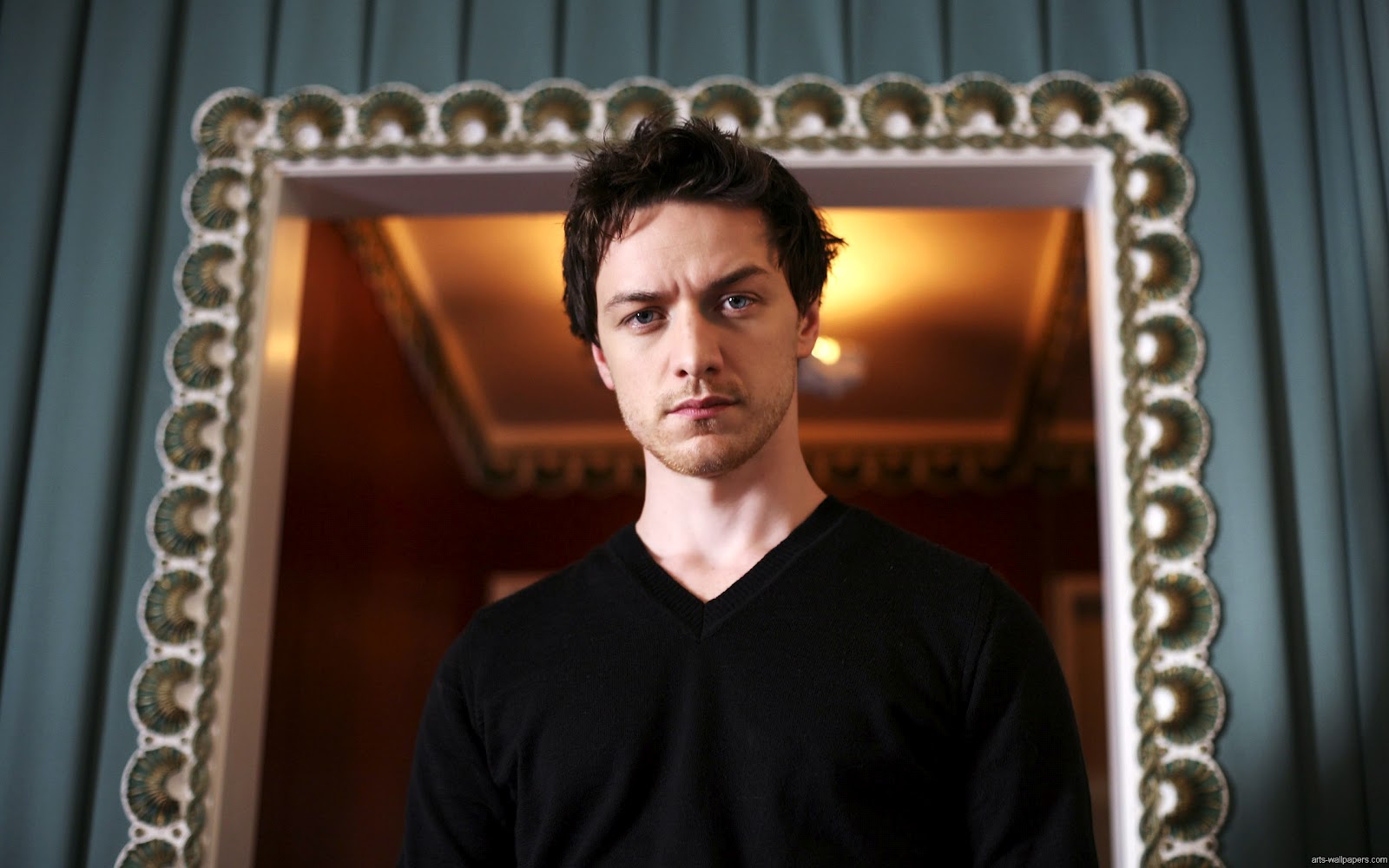 http://4.bp.blogspot.com/-hi8TcFQOGec/UBLVTN1R5EI/AAAAAAAAAM8/nkwdywHqo3U/s1600/james_mcavoy-001-2560x1600-.jpg