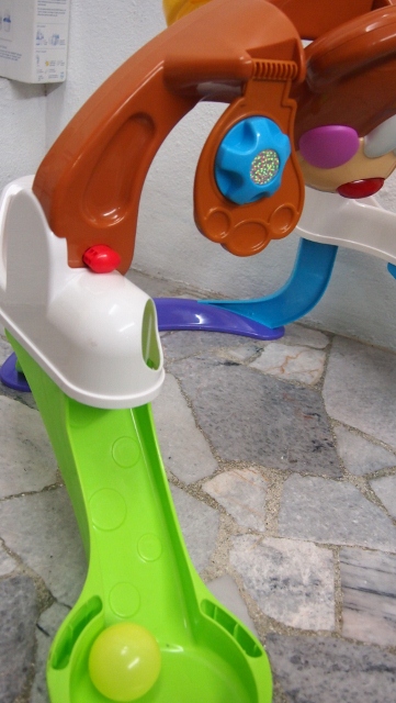 fisher price kick in bobbin bear gym
