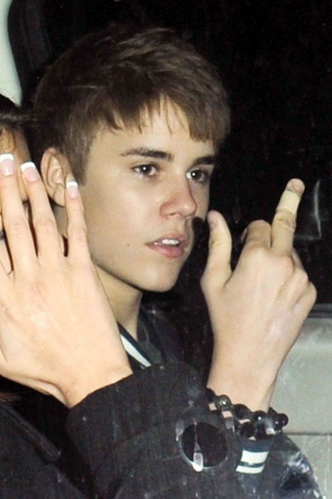 justin bieber middle finger photo. dresses Justin Bieber #39