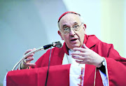 Cardenal Jorge Bergoglio, Arzobispo de Buenos Aires. critico bergoglio bautismo dios salvacion claima 