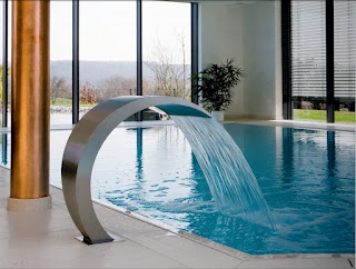 Fluvo Water Curtain in Pool