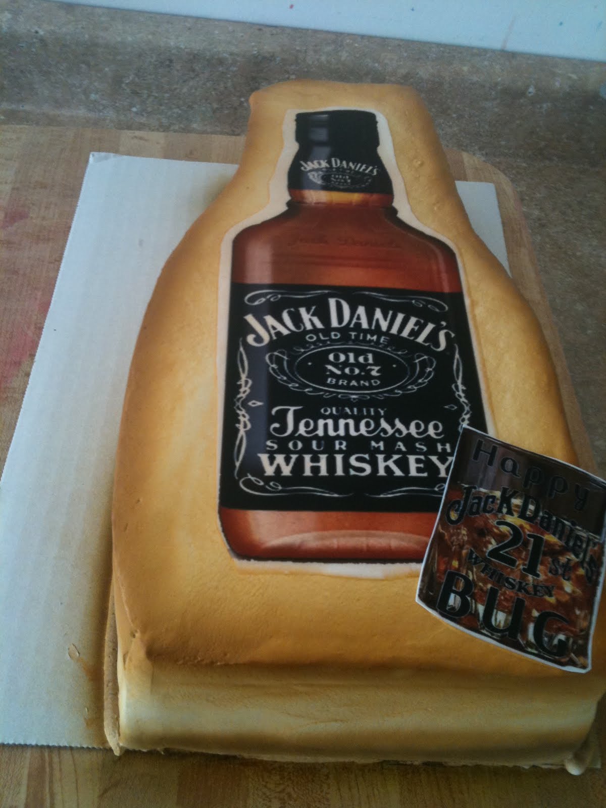 Hector�s Custom Cakes jack daniels cake