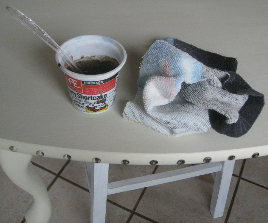 Kammy's Korner Making a Laminate Coffee Table BEAUTIFUL with Paint