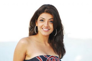 kajal agarwal hot pic and spicy smile in black top