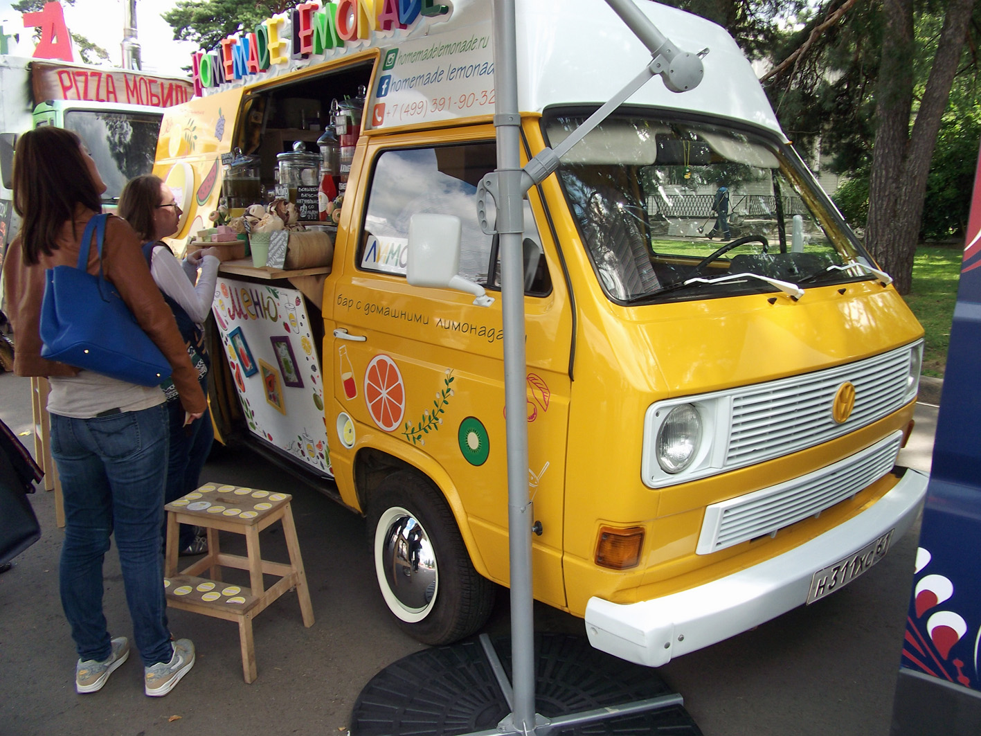 Spotted...cars in Moscow Food Trucks