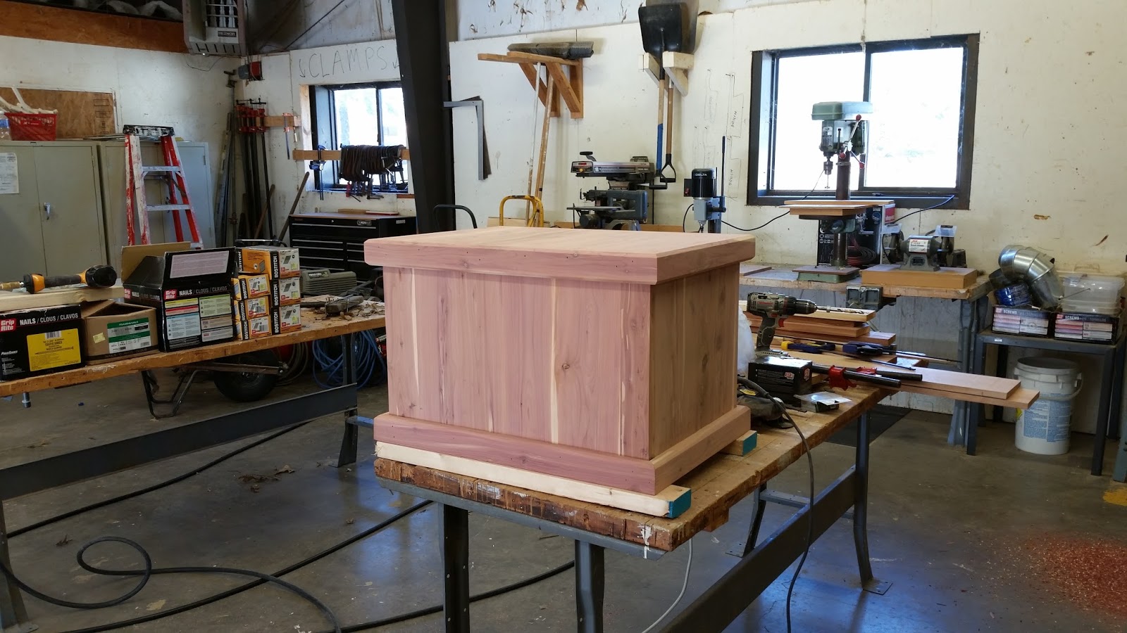 Handyman How 2 Making a Cedar Chest