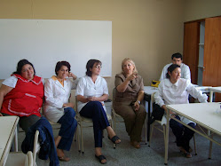 Supervisora con docentes de la Esc Javier López
