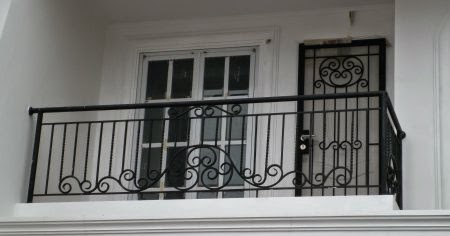 Contoh Desain Pagar Balkon