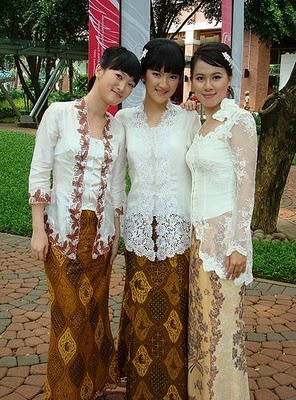 The Kebaya's: Pictures