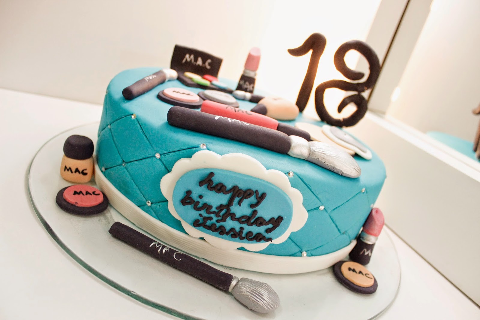 BLOG  Jessica Melo: Meu bolo de aniversário (Make Up Cake)