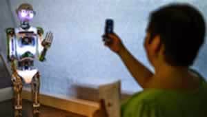 Эд Хесс: людям придется "лучше думать", чтобы их не заменили роботы