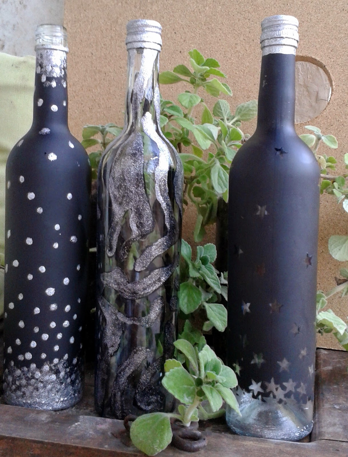 beautiful tutoriales para decoracin de botellas de vidrio with botellas de cristal pintadas - Decorar Botellas De Vidrio beautiful tutoriales para decoracin de botellas de vidrio with botellas de cristal pintadas - Decorar Botellas De Vidrio